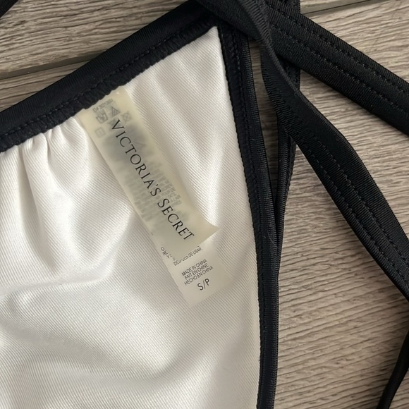 Victoria's Secret Black and White Zebra Bikini Top small - Picture 2 of 4